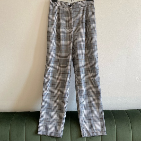 Plaid Ankle Length Pleated Trousers - Picture 6 of 6